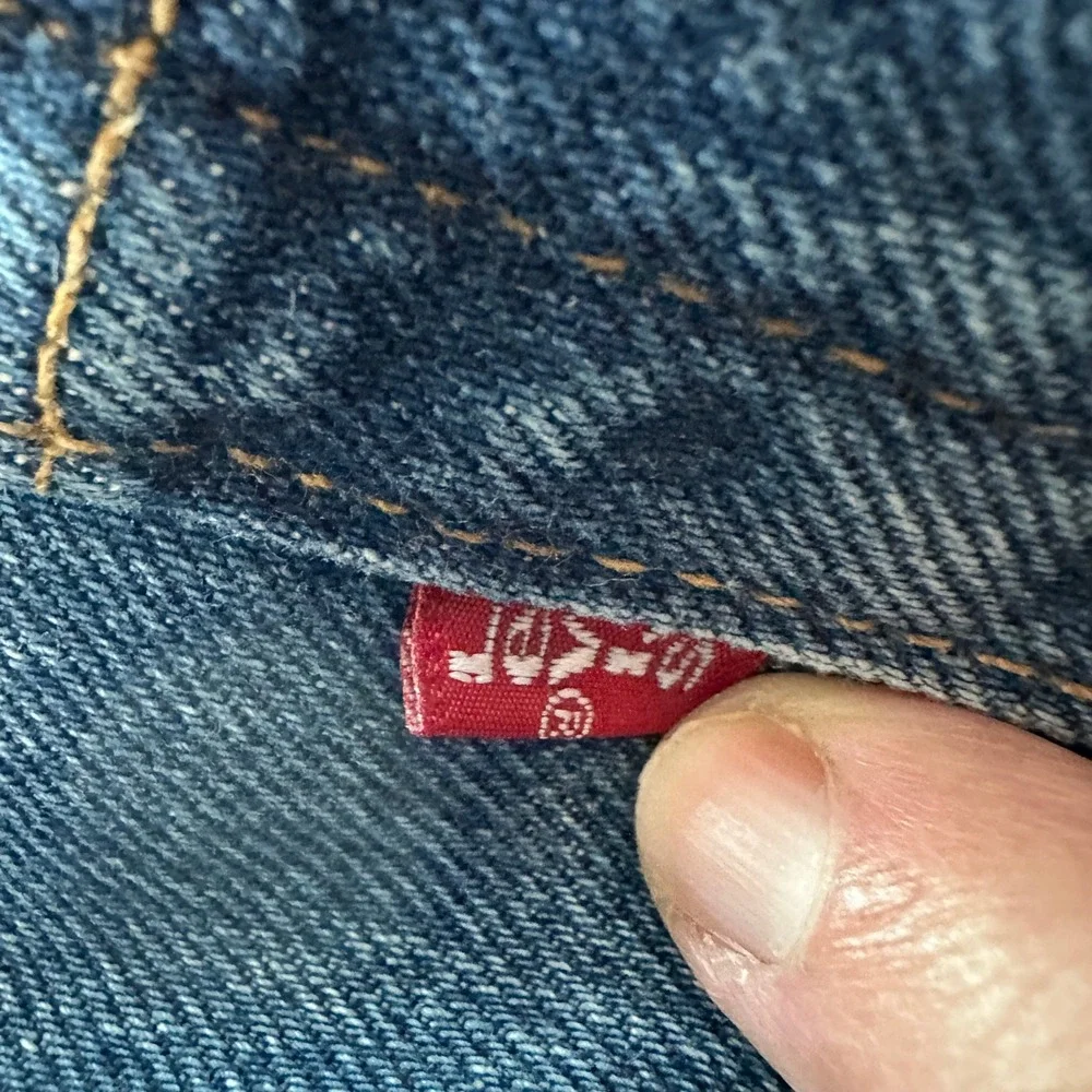 NWT Levi's 550 Jeans Mens 42x32 Blue Relaxed Fit Medium Wash Denim Red Tab